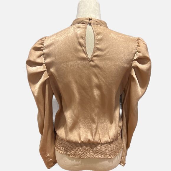 A.Calin By flying tomato puff sleeve top - Picture 2 of 9